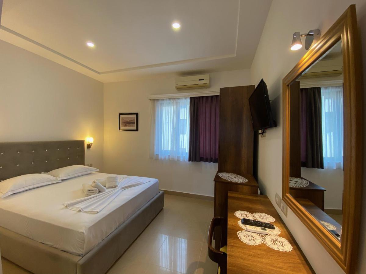 Hotel Republika เบราท ภายนอก รูปภาพ