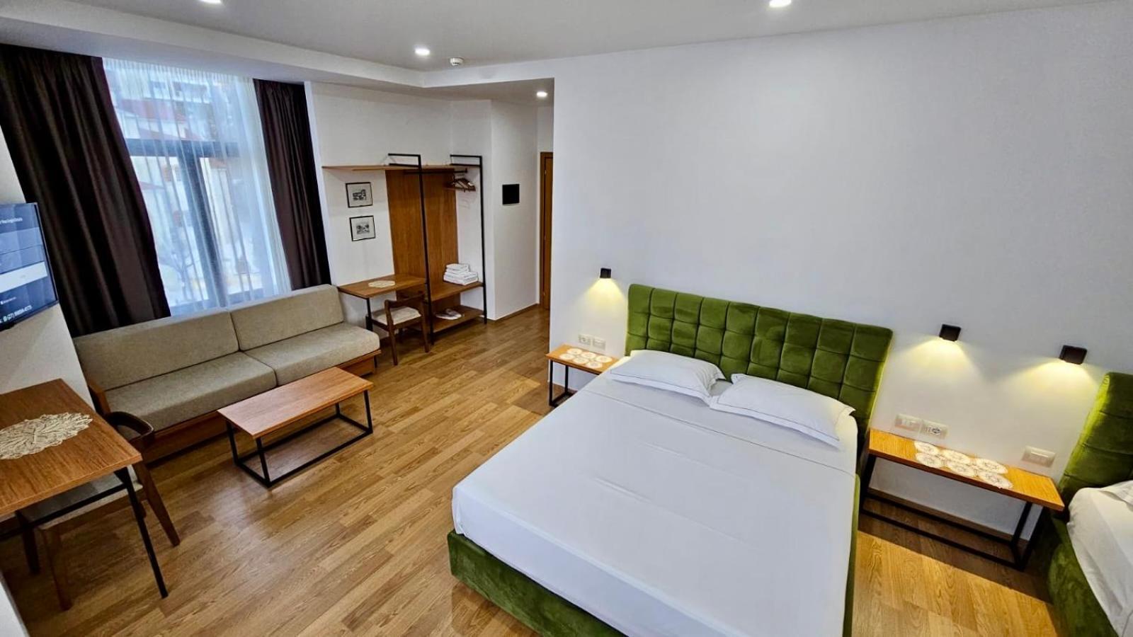 Hotel Republika เบราท ภายนอก รูปภาพ