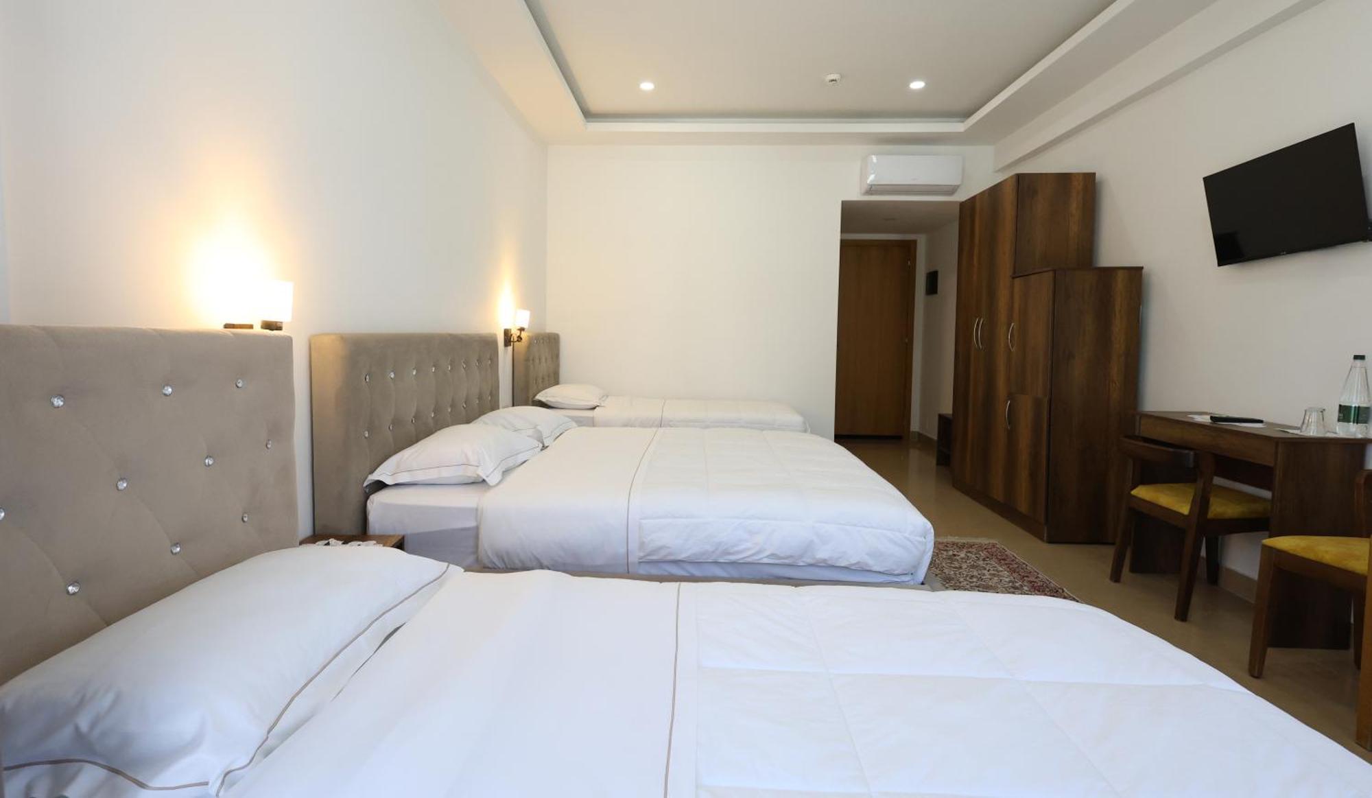 Hotel Republika เบราท ภายนอก รูปภาพ