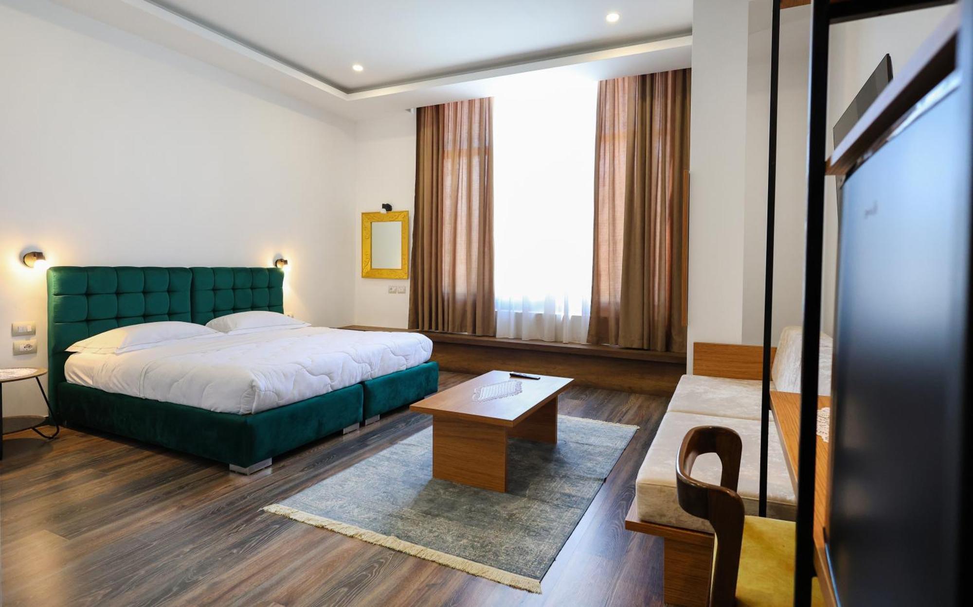 Hotel Republika เบราท ภายนอก รูปภาพ